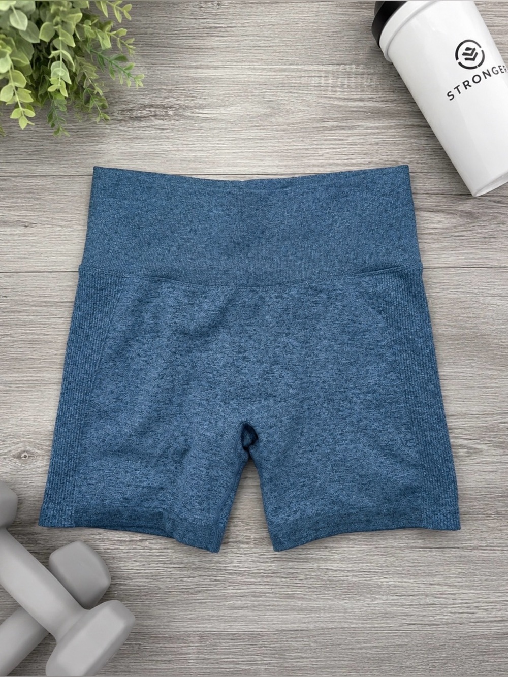Women’s Seamless High-Waisted Scrunch Butt Workout Shorts | Size: Medium